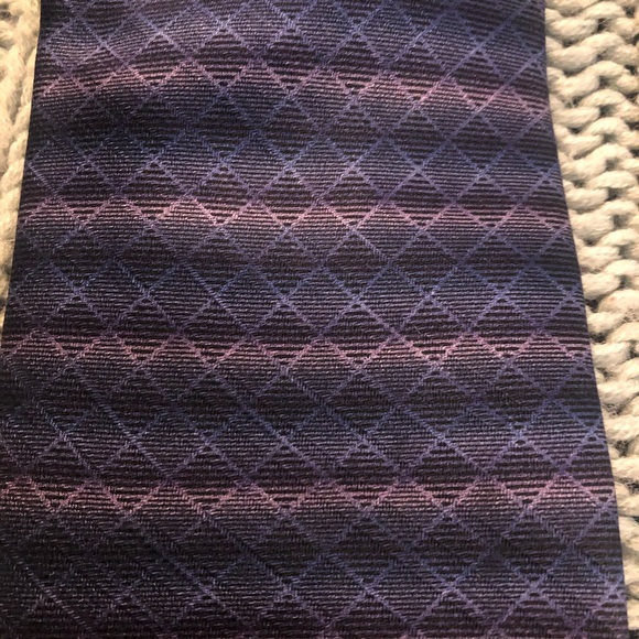 DKNY Purple Geometric Print Silk Tie - Picture 4 of 6